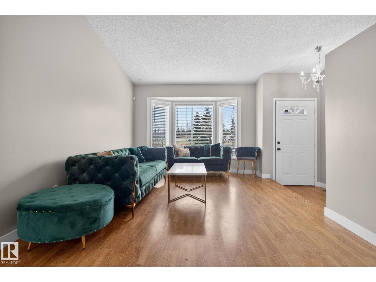 18604 97A AV NW photo 2
