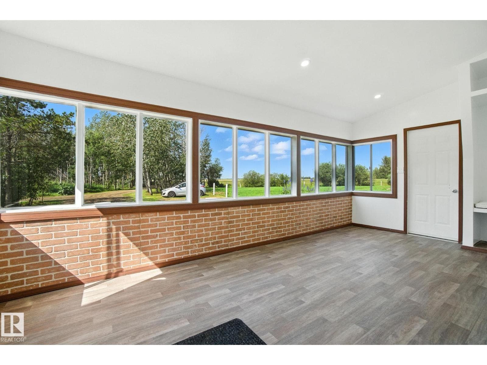 51019 RGE ROAD 273 photo 8