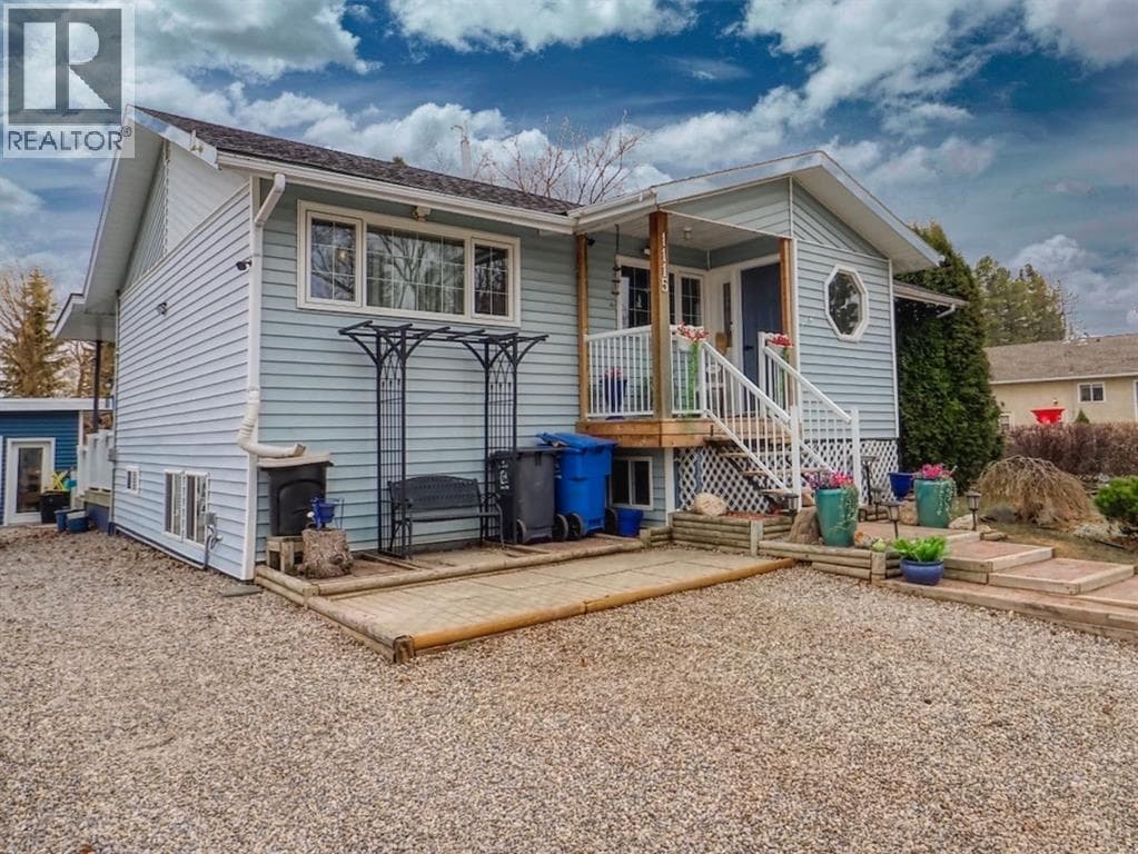 5 bed 3 bath single family at 1115 3 Street NE — $398,750