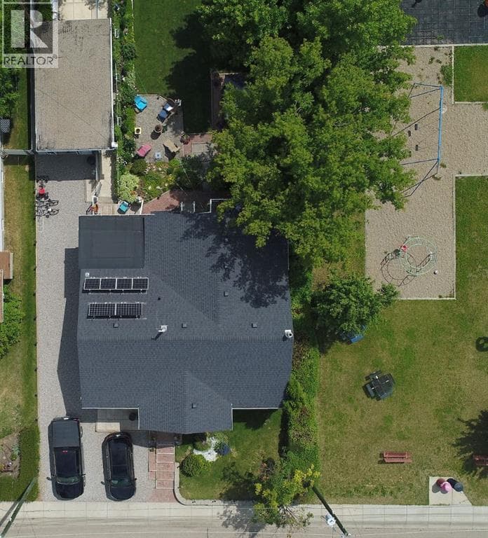 1115 3 Street NE photo 4