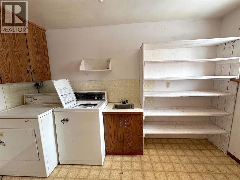 167 1 Street S photo 12