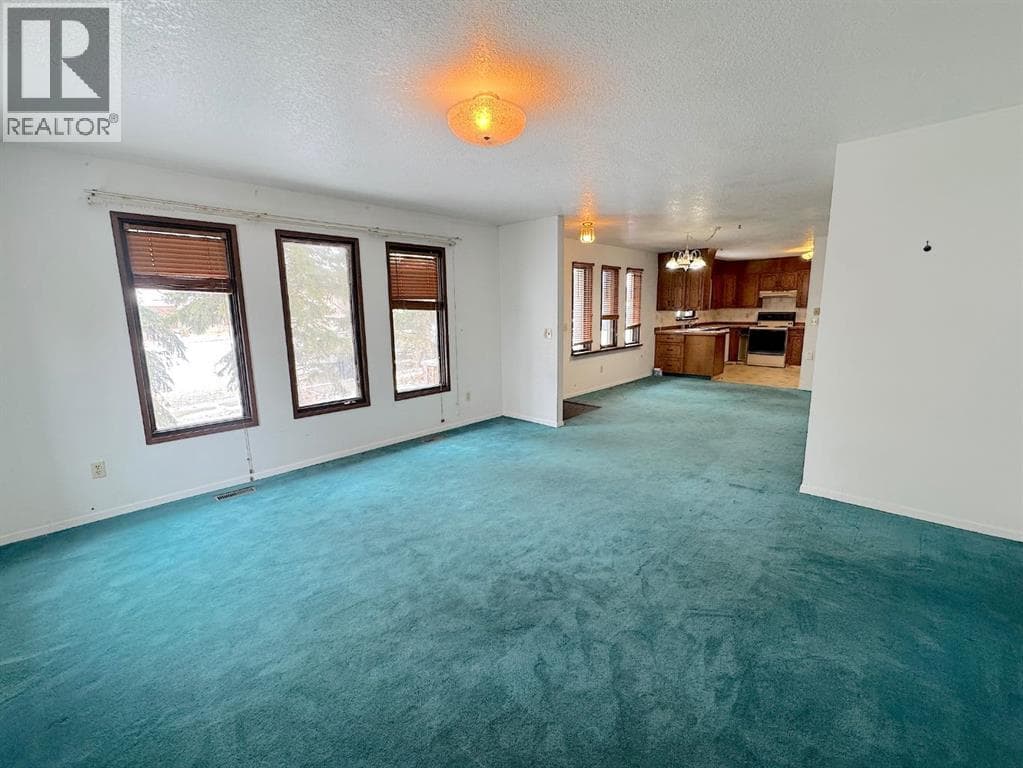 167 1 Street S photo 5
