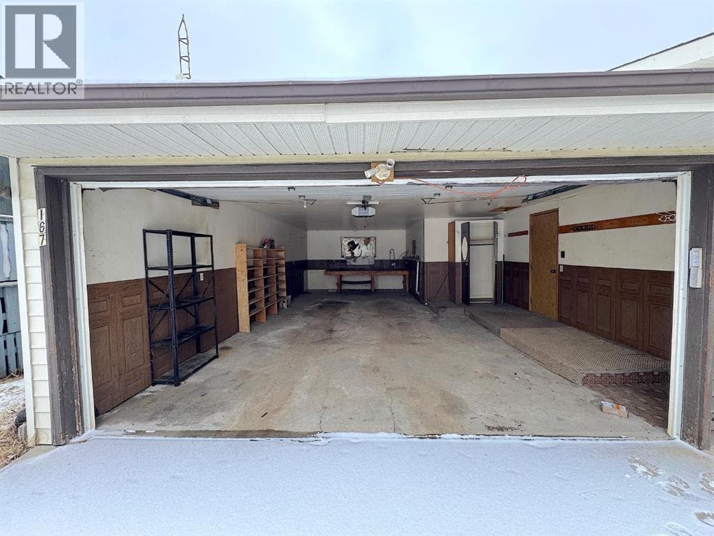 167 1 Street S photo 3