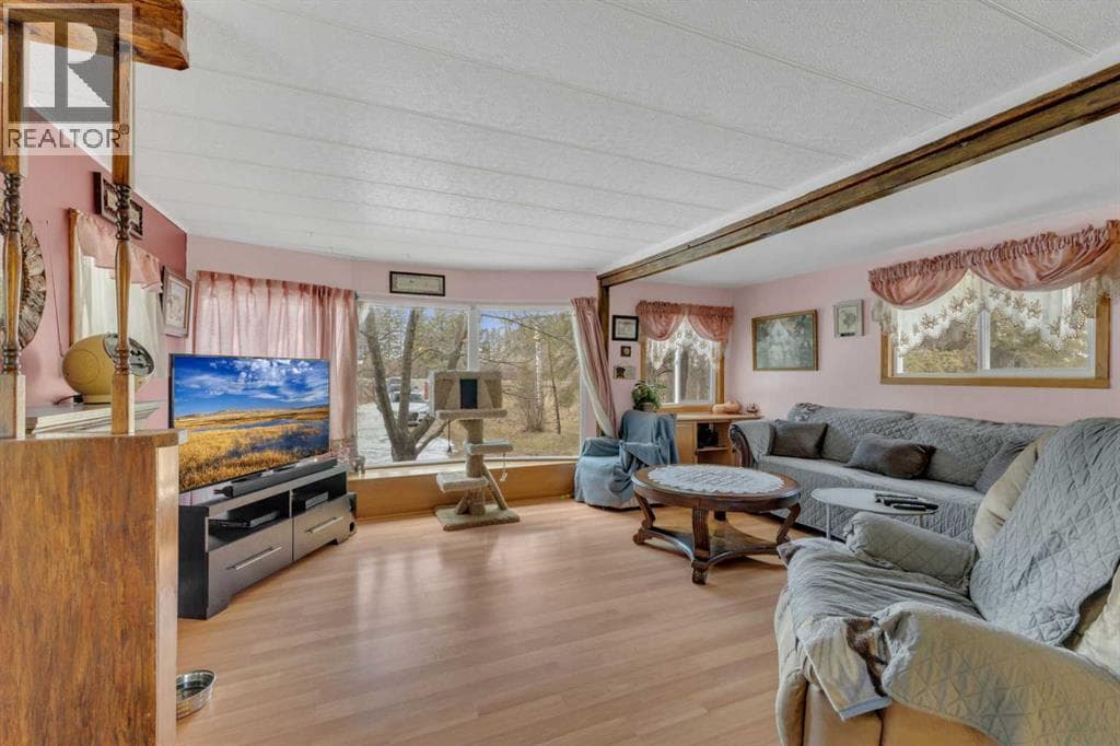 354047 Highway 22 photo 6