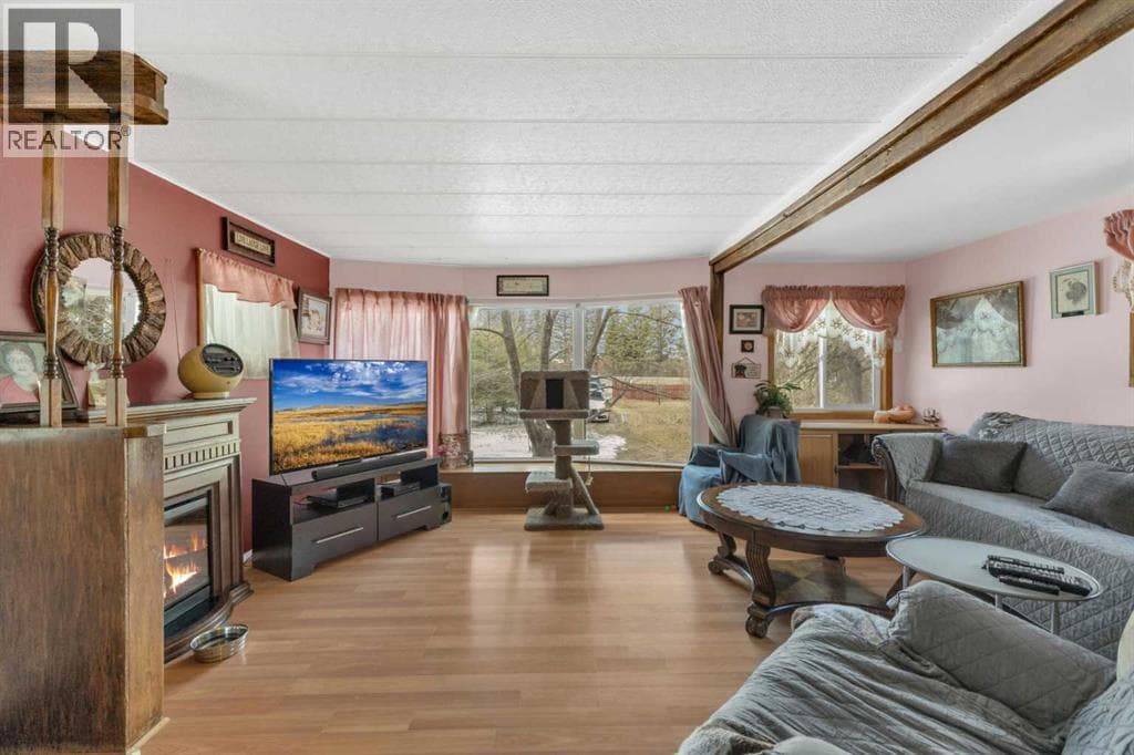 354047 Highway 22 photo 7