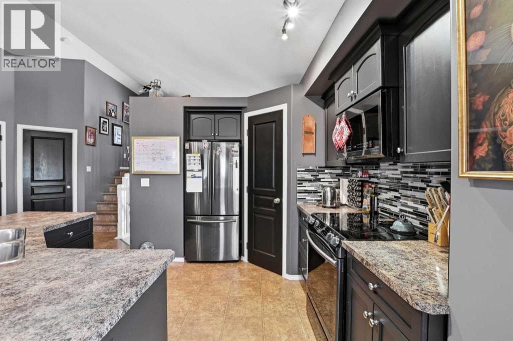 6827 59 St Close photo 5