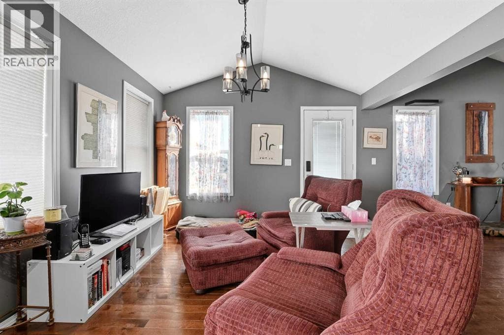 6827 59 St Close photo 8