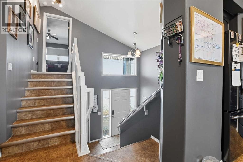 6827 59 St Close photo 2
