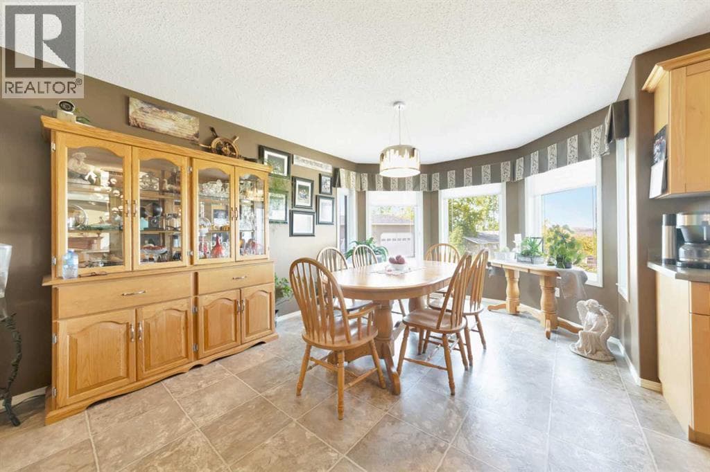 317 6 Avenue photo 9