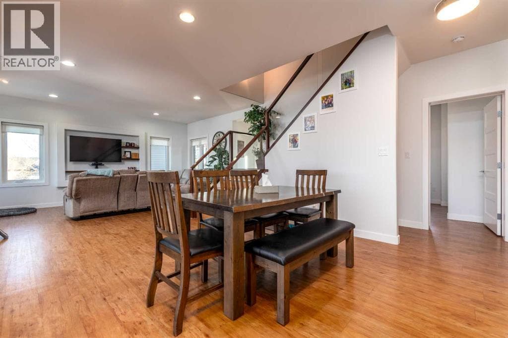 1621 55 AvenueClose photo 12