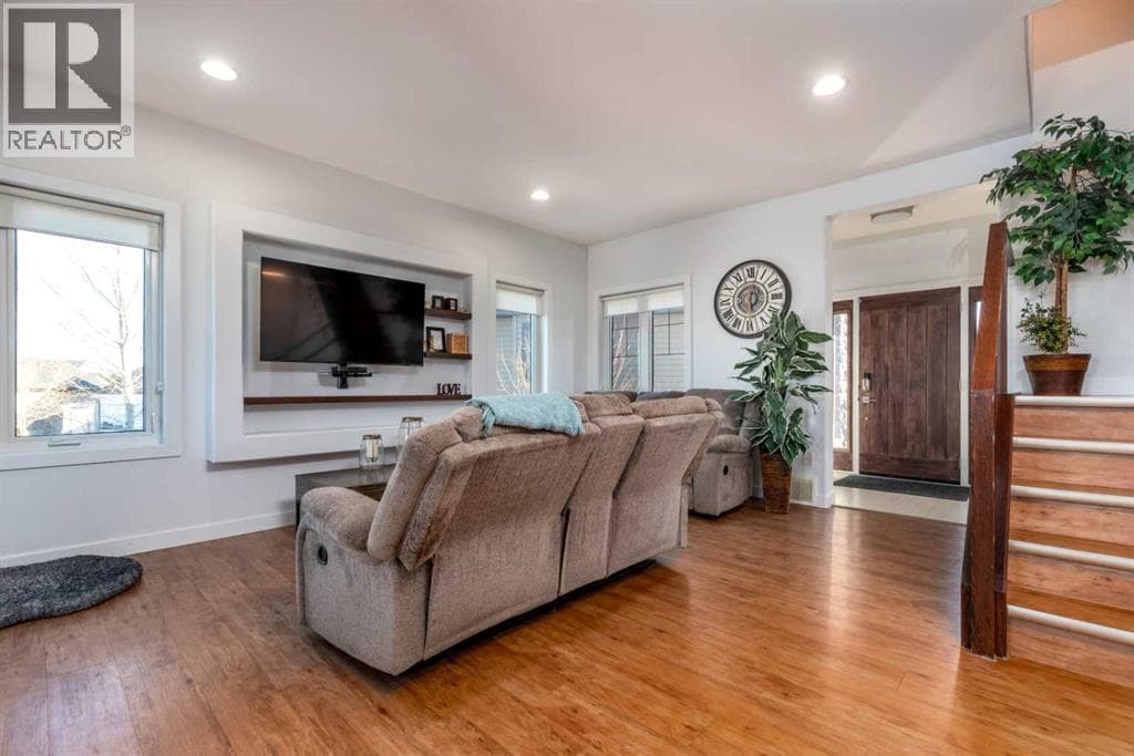 1621 55 AvenueClose photo 5