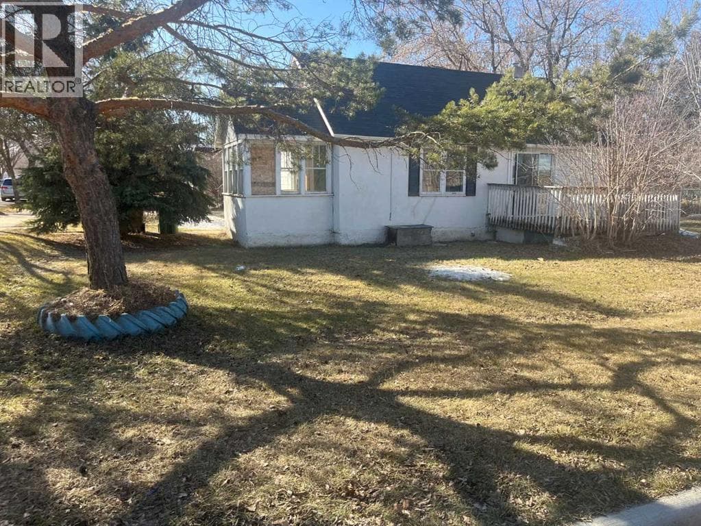 1 bed 1 bath single family at 5402 50 Street — $79,999