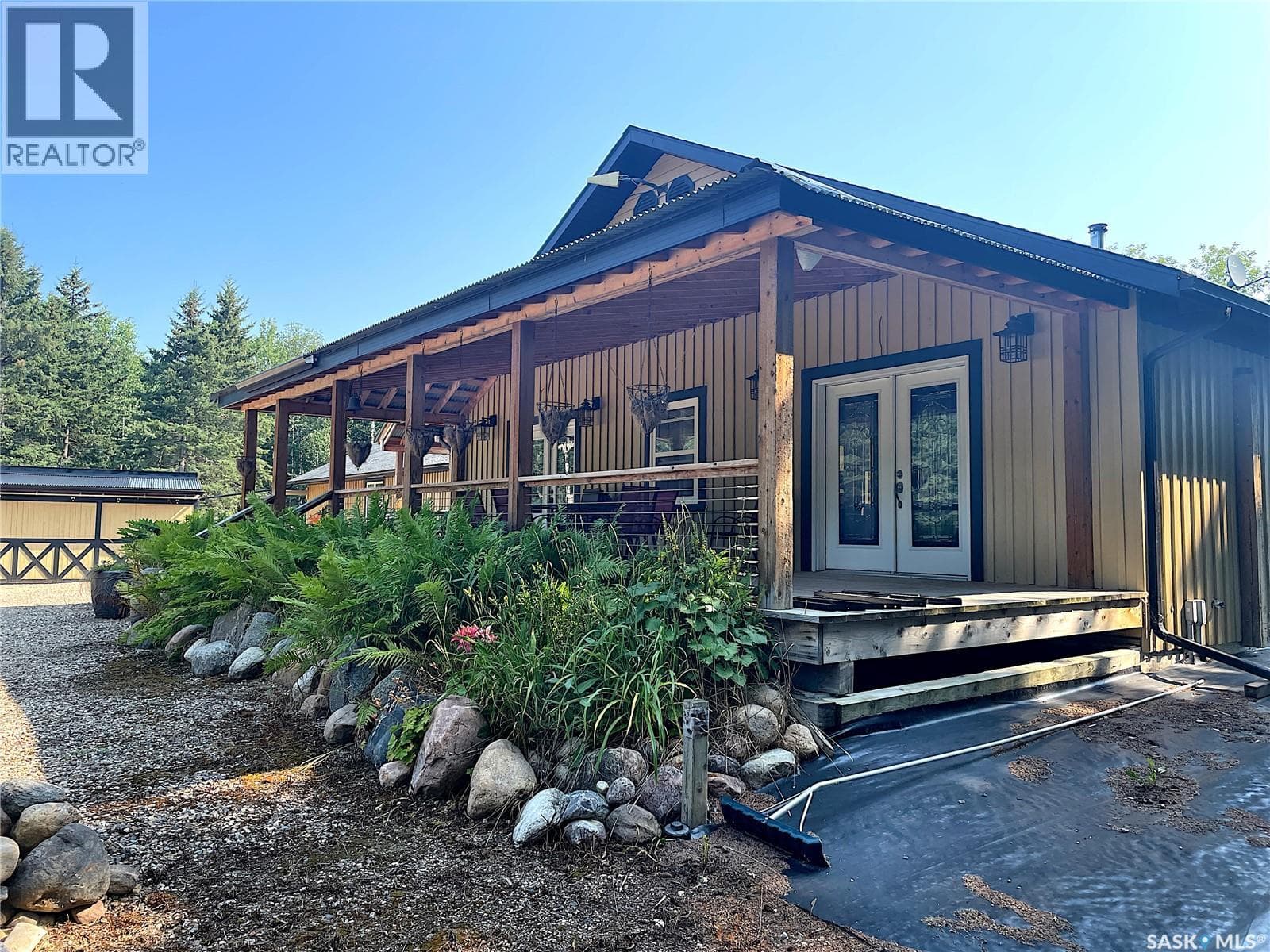 5 bed 7 bath single family at Eagles Wings Acreage — $1,200,000