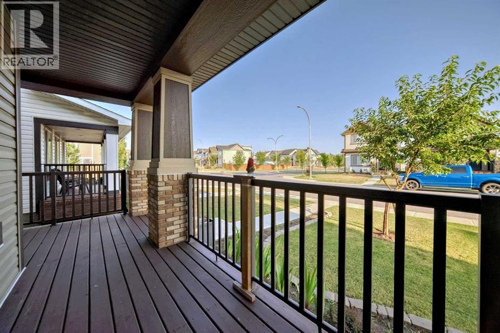 9 Copperpond Avenue SE photo 3