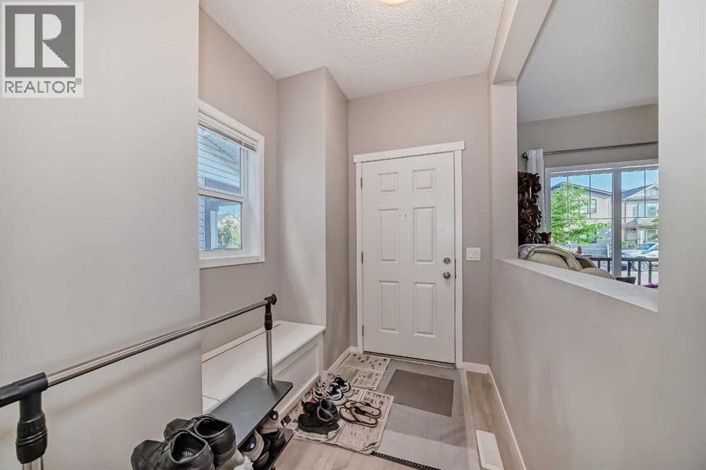 9 Copperpond Avenue SE photo 4