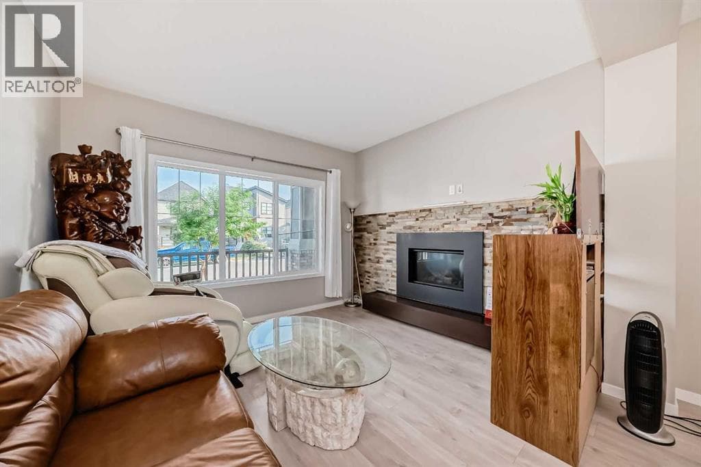 9 Copperpond Avenue SE photo 5