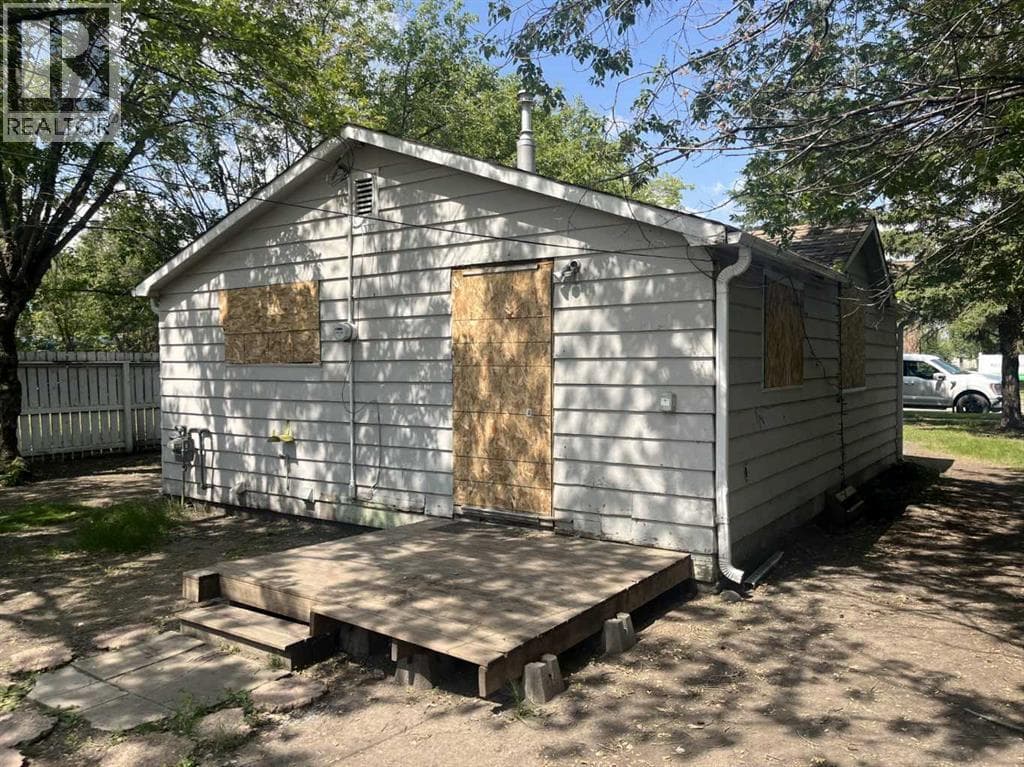 4503 45 Street photo 8