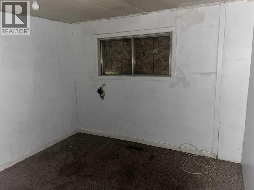 4503 45 Street photo 4