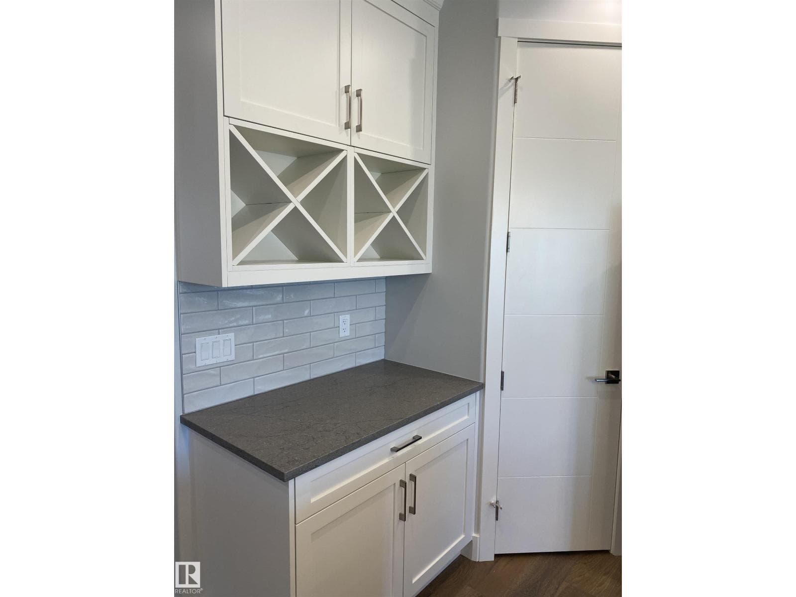 9515 75 AV NW photo 10