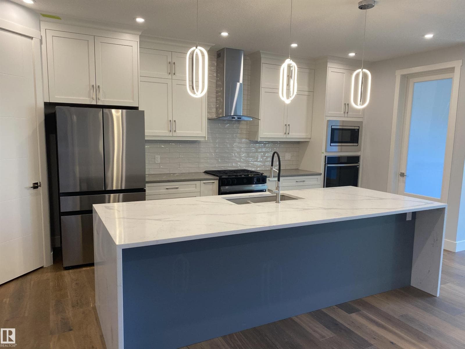 9515 75 AV NW photo 11
