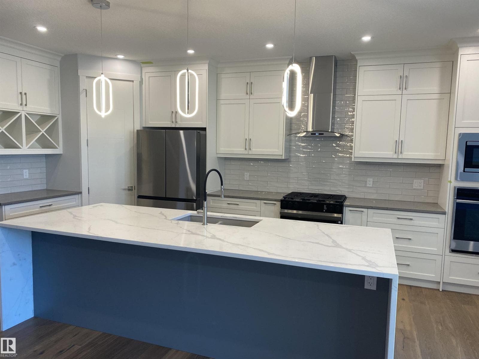 9515 75 AV NW photo 8