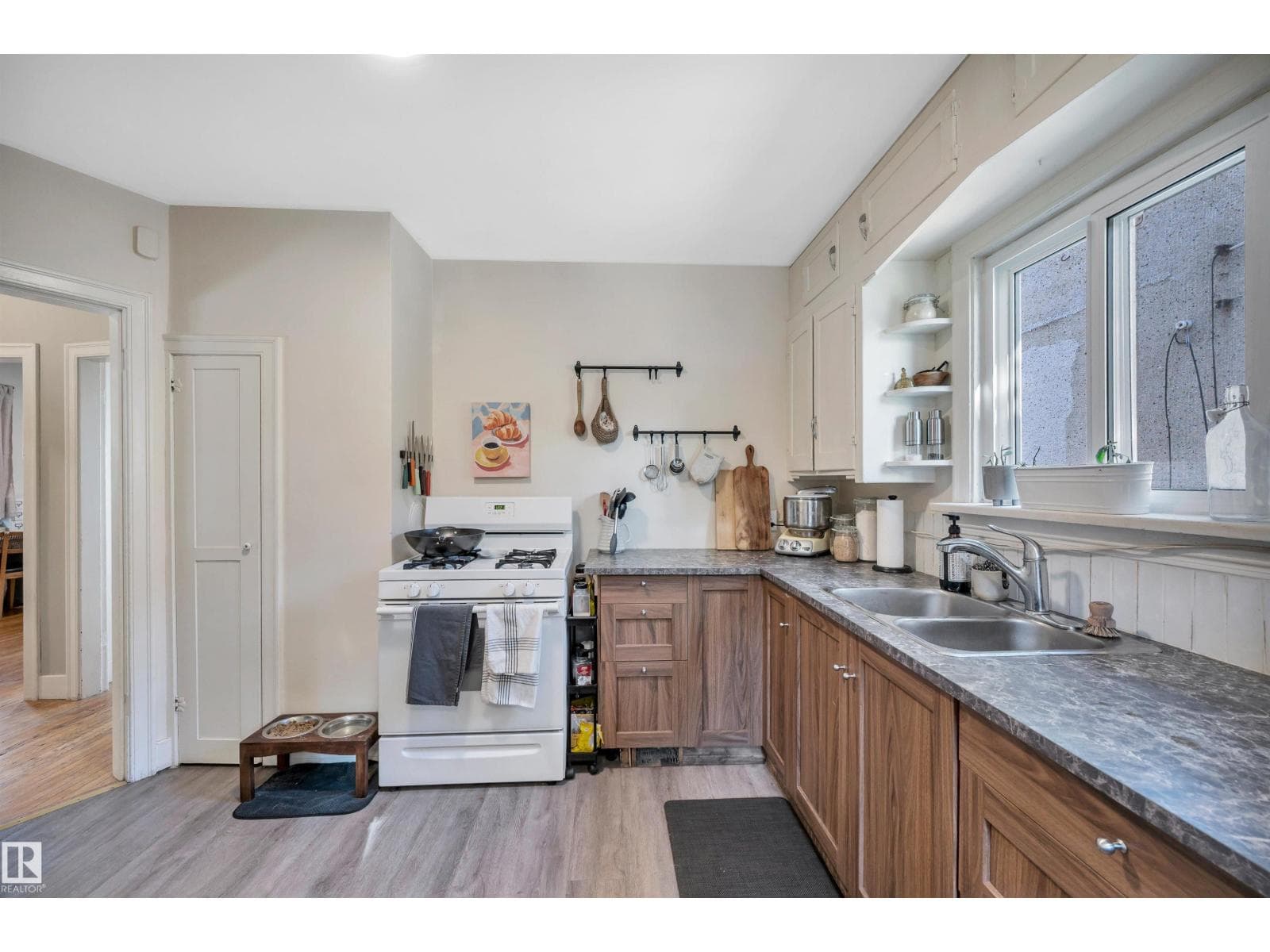 11109 81 AV NW photo 10