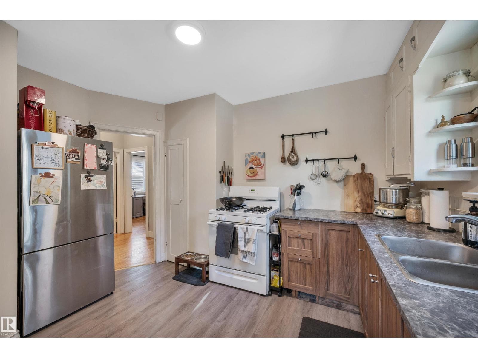 11109 81 AV NW photo 11