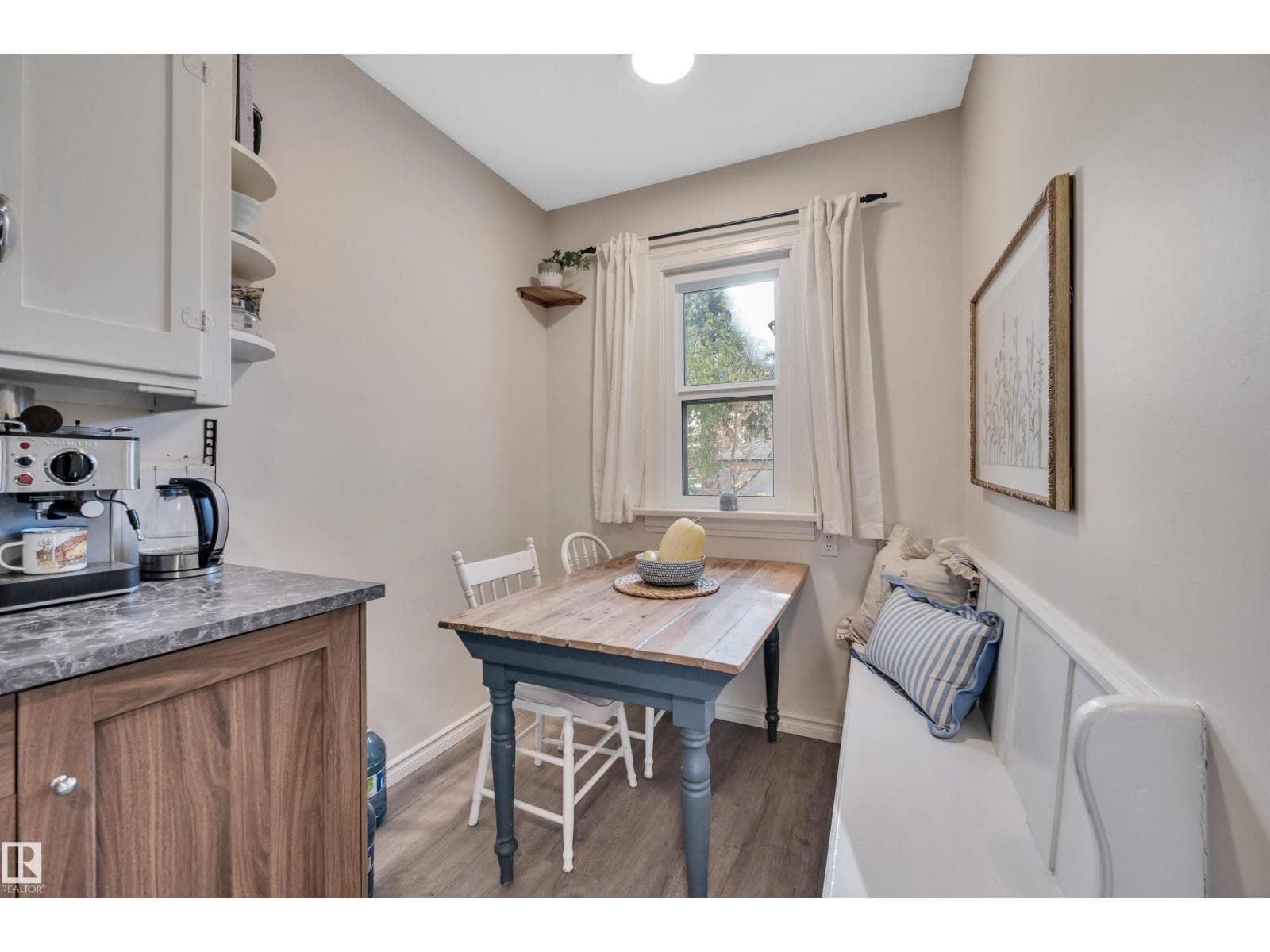 11109 81 AV NW photo 12