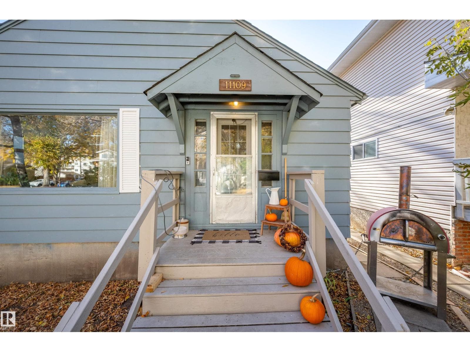 11109 81 AV NW photo 2