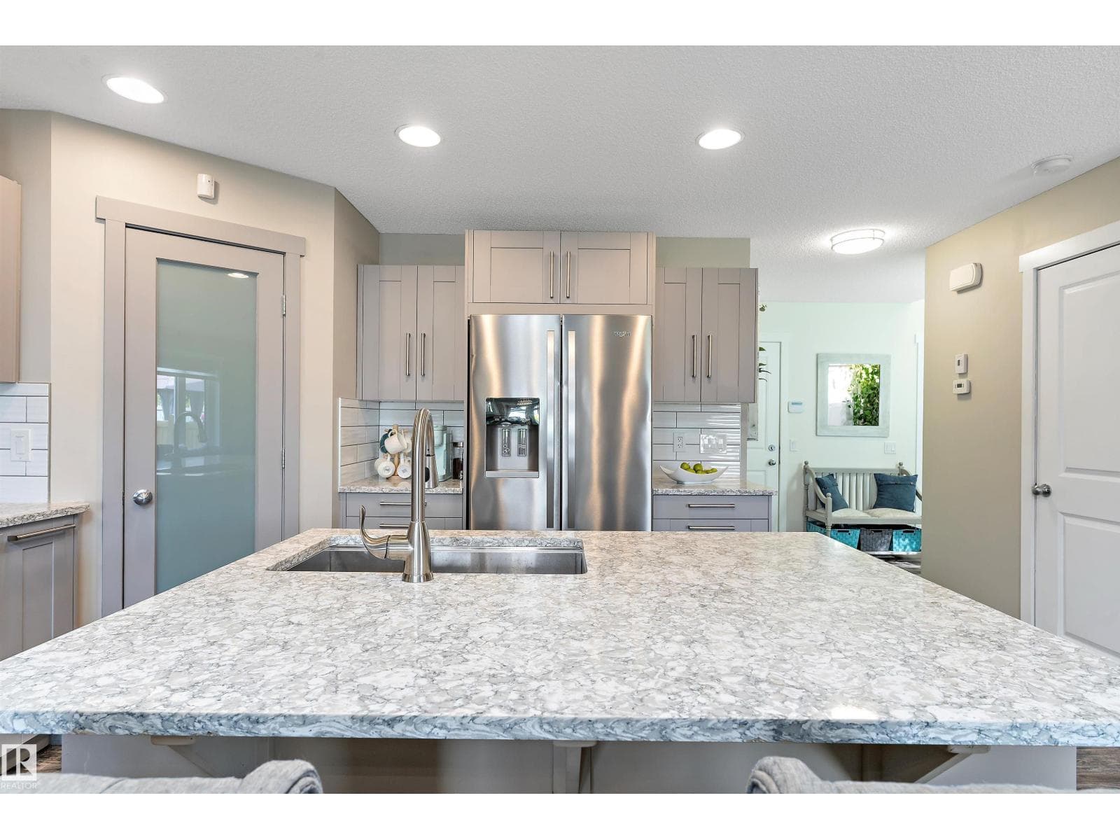 16532 140 ST NW photo 5