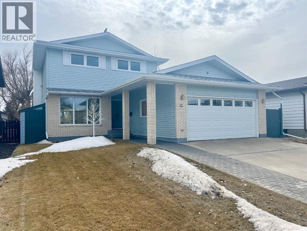 3 bed 4 bath single family at 18 Mclevin Crescent — $479,900