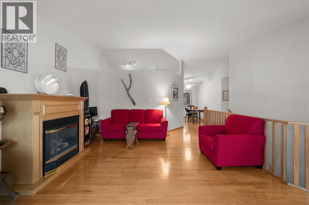 6308 30 Avenue photo 5