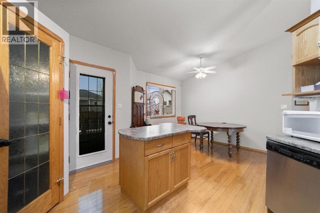 6308 30 Avenue photo 10