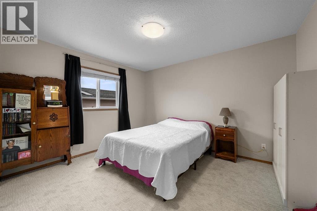 6308 30 Avenue photo 11
