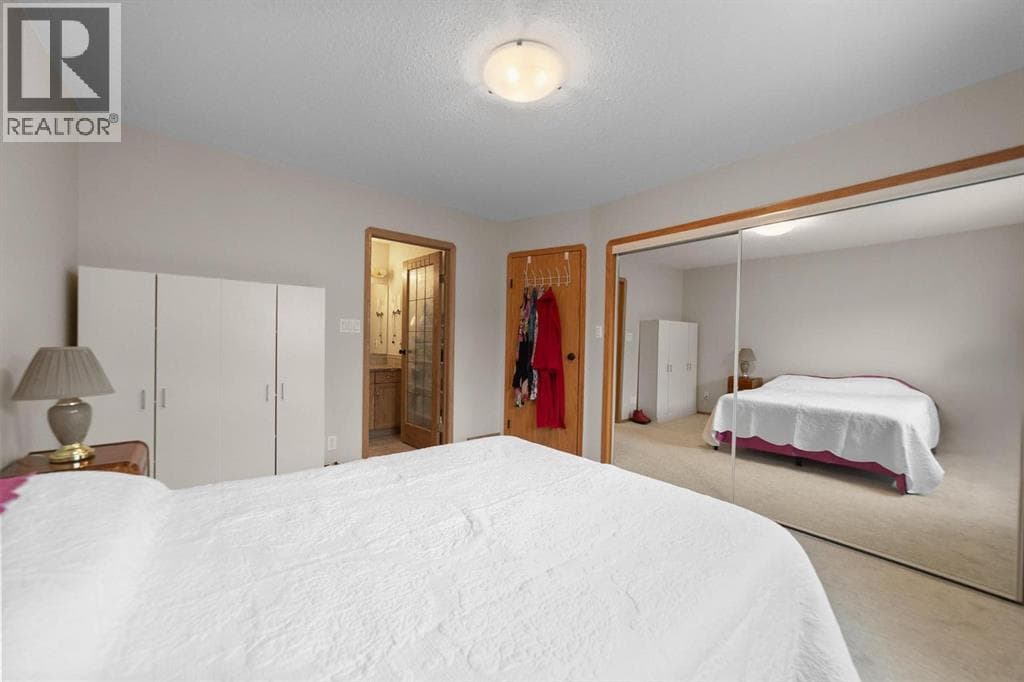 6308 30 Avenue photo 12