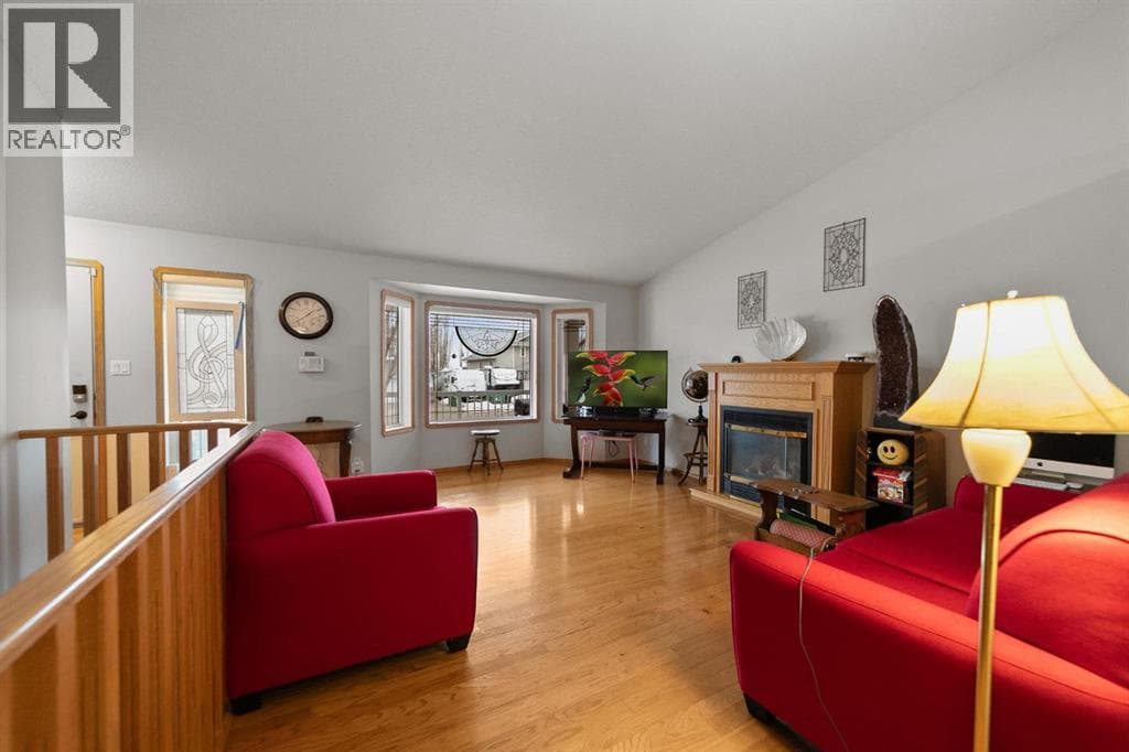 6308 30 Avenue photo 6