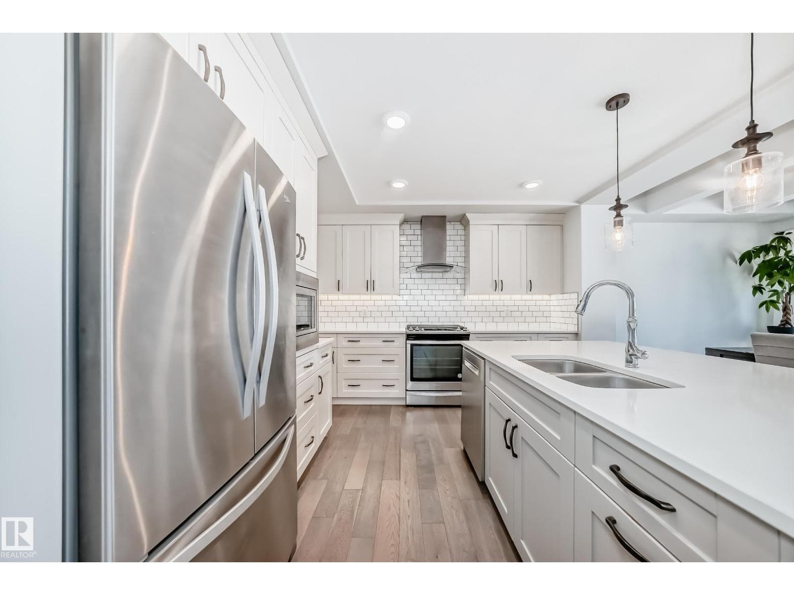 6479 ELSTON LO NW photo 9