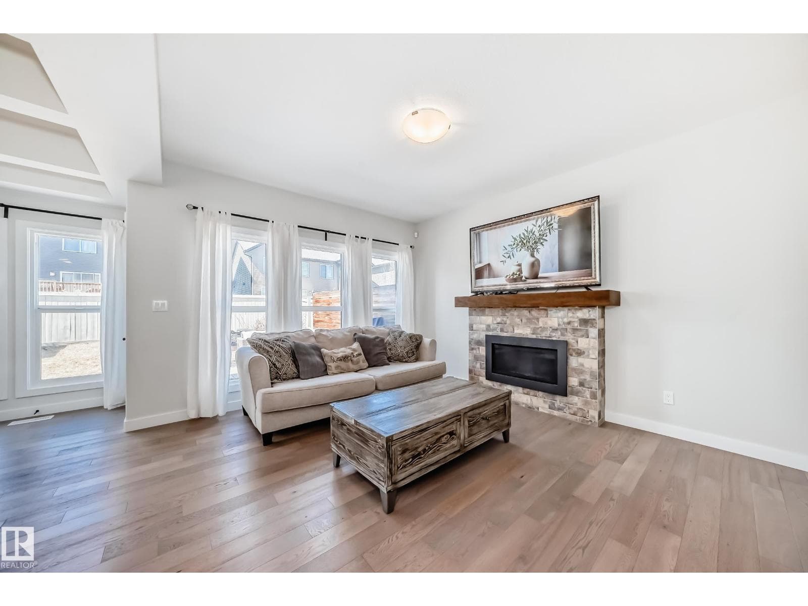 6479 ELSTON LO NW photo 12