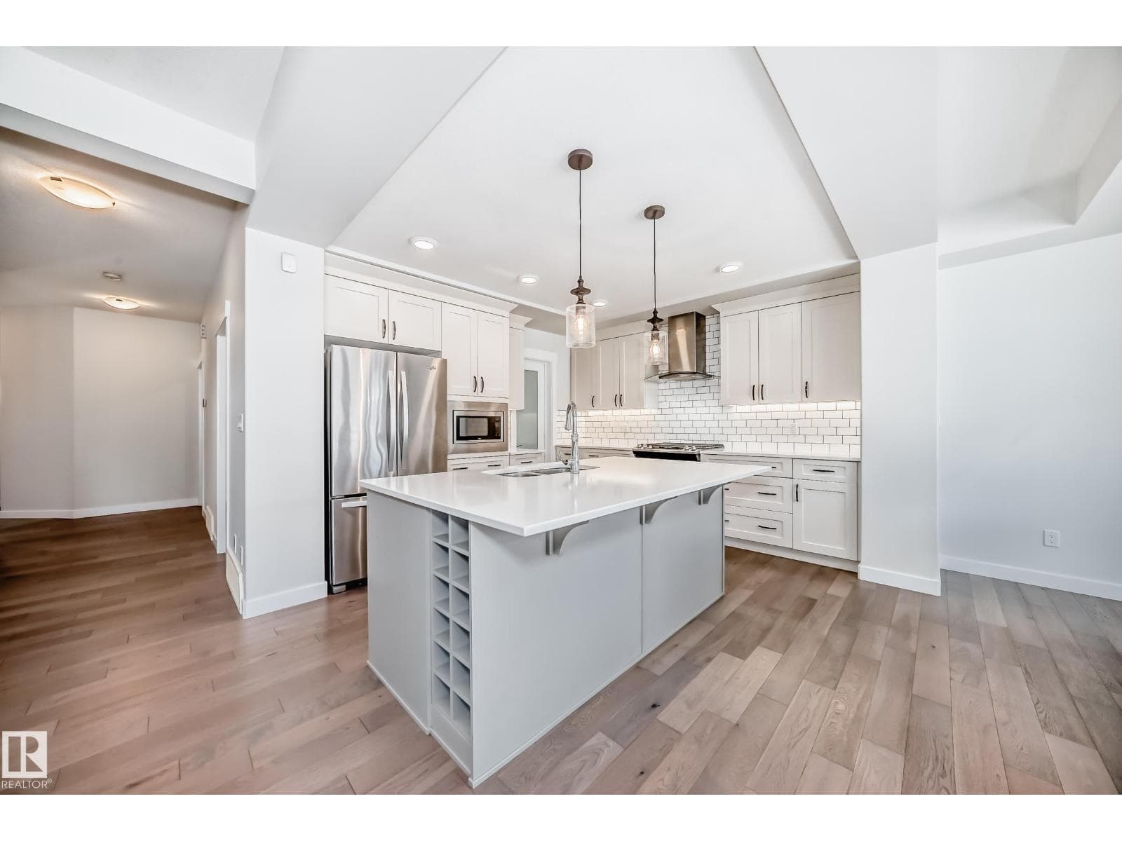 6479 ELSTON LO NW photo 5