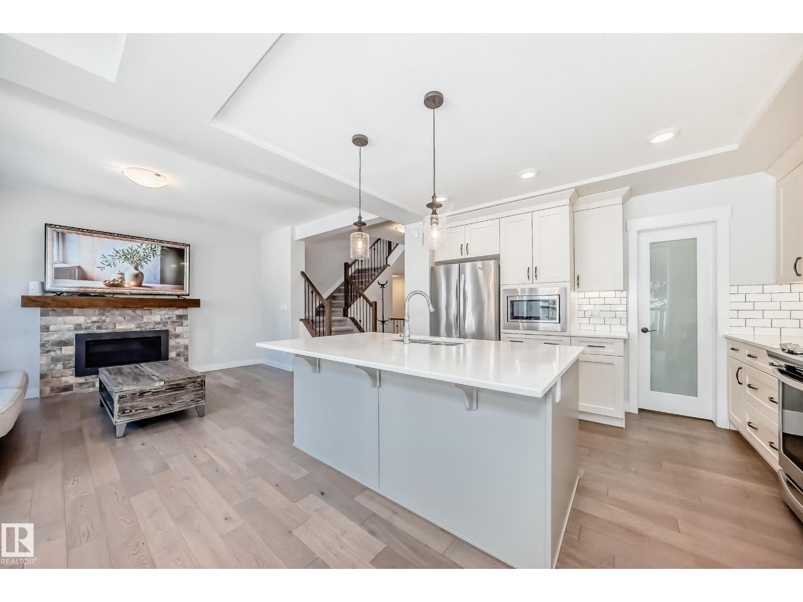 6479 ELSTON LO NW photo 7