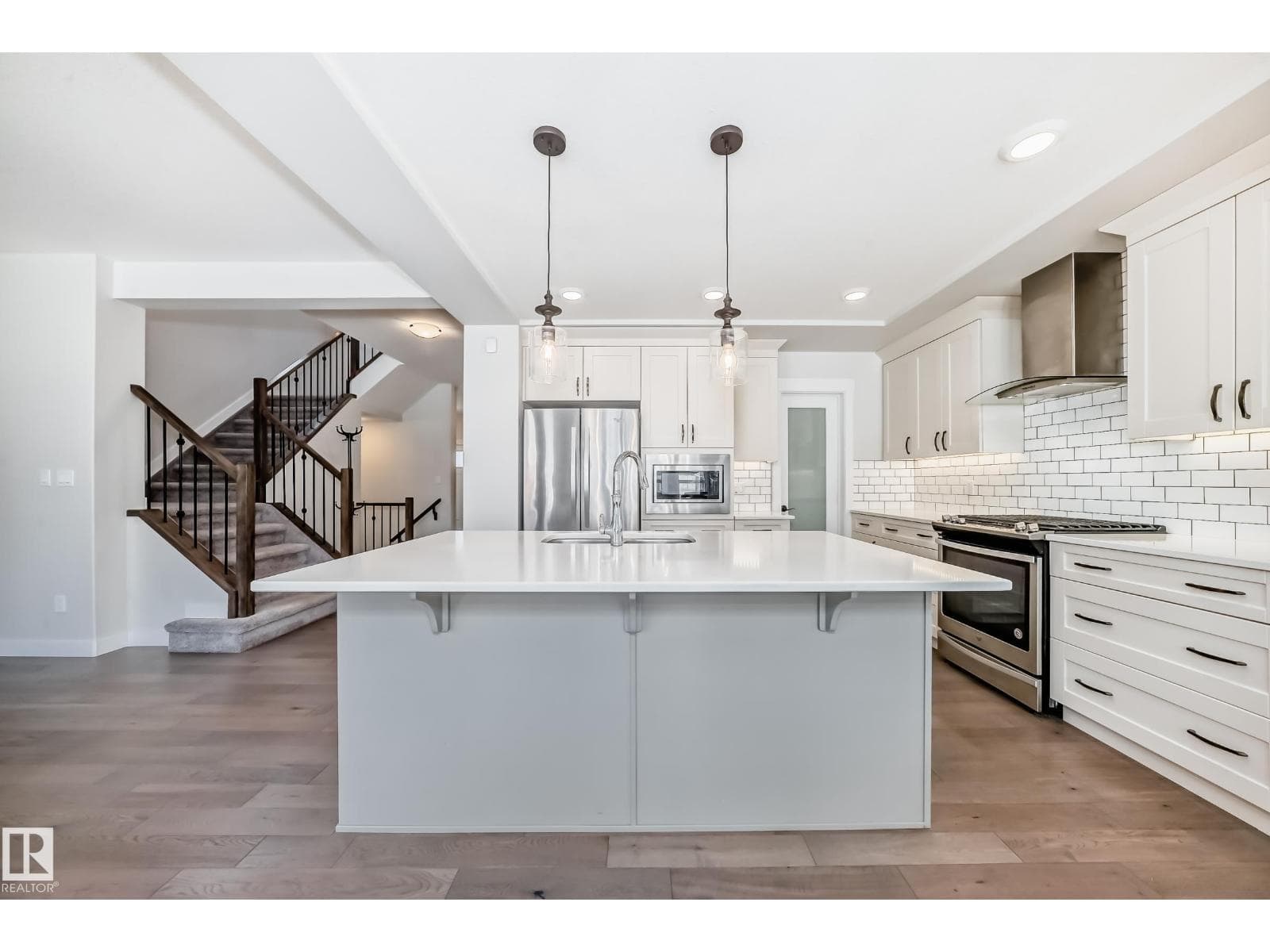 6479 ELSTON LO NW photo 6