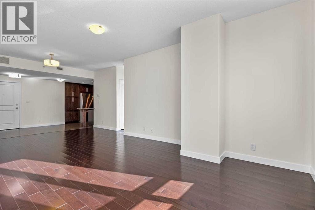 310, 16 Varsity Estates Circle NW photo 5