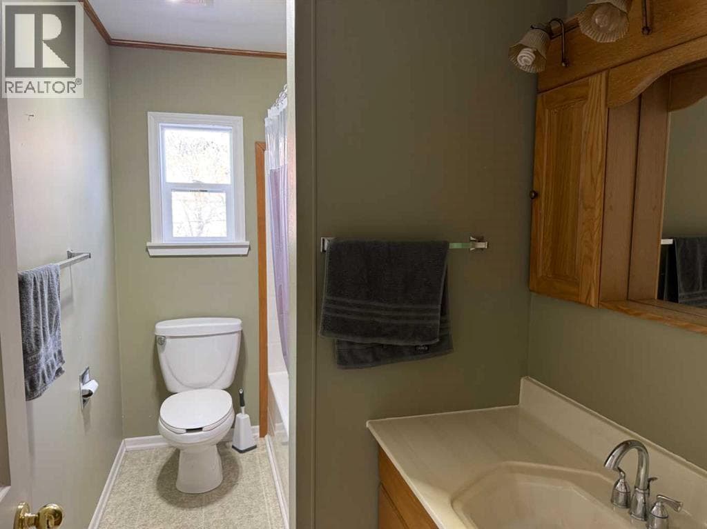 104 7 Avenue N photo 9