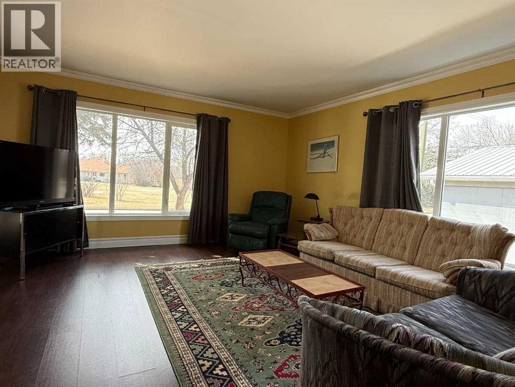 104 7 Avenue N photo 12