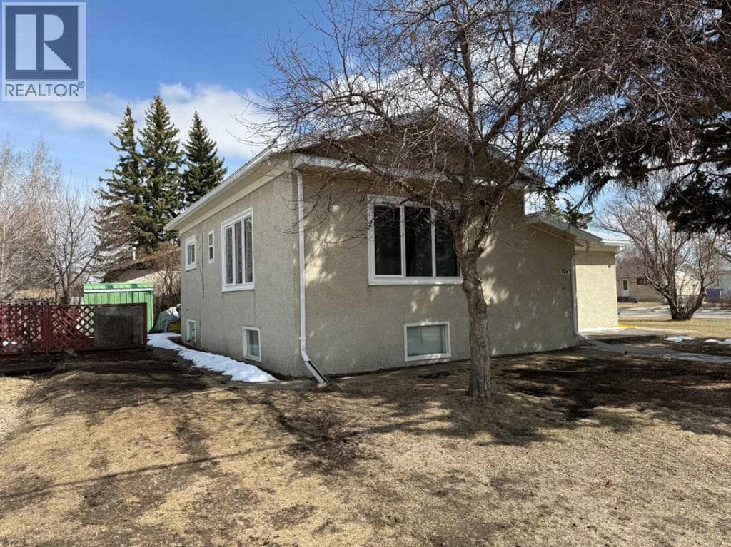 104 7 Avenue N photo 2