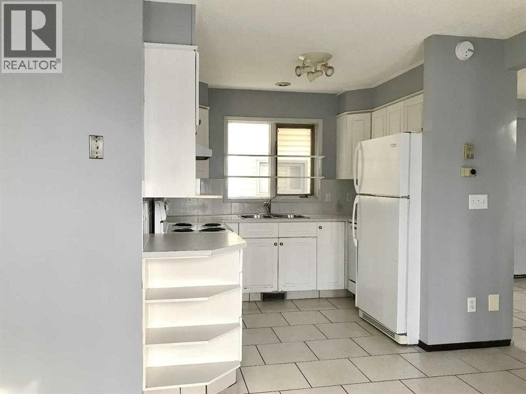 508 78 Avenue SW photo 3