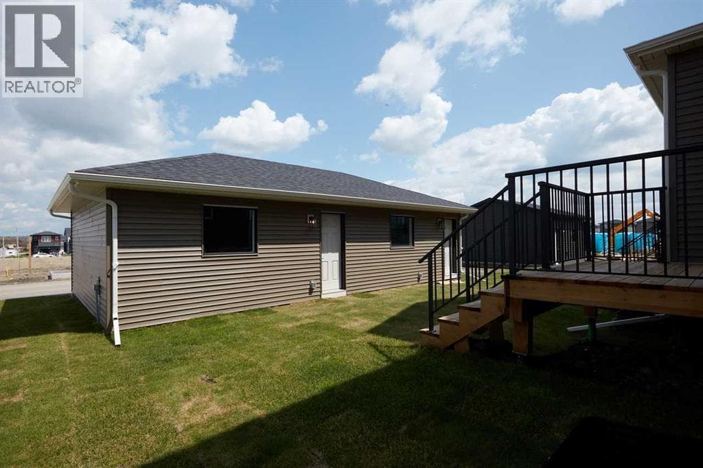 80 Emberside Grove photo 3