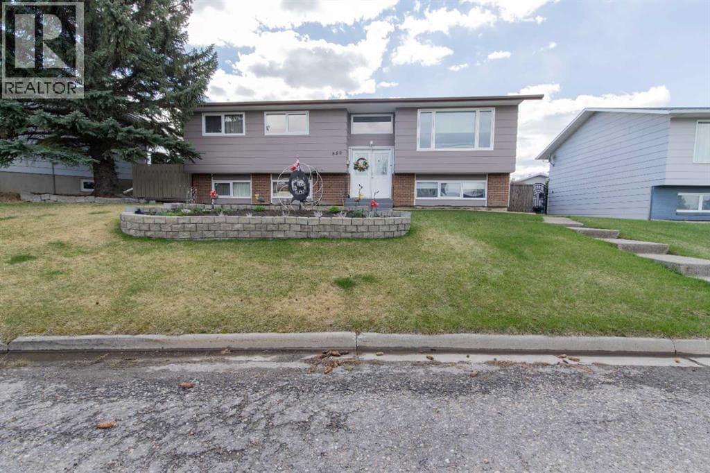 580 McDougall Street photo 2