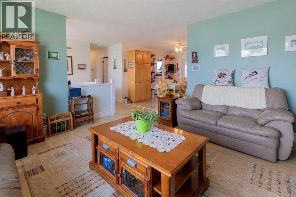 580 McDougall Street photo 10