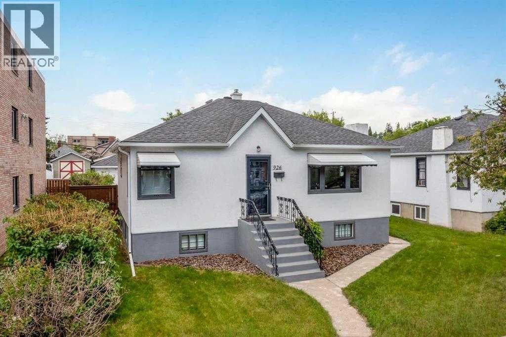 926 2 Avenue NW photo 2